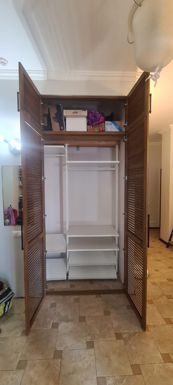 Жалюзийные двери для шкафа